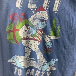 Holiday Time YETI TO PARTY Men's T Shirt Size Medium Short Sleeves Xmas Snowman